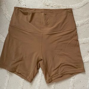 Lululemon align tan shorts